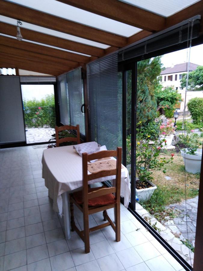 Chez Myla Chambre Avec Tv Ecran Plat Et Salle De Bain Privative Bourges Dış mekan fotoğraf